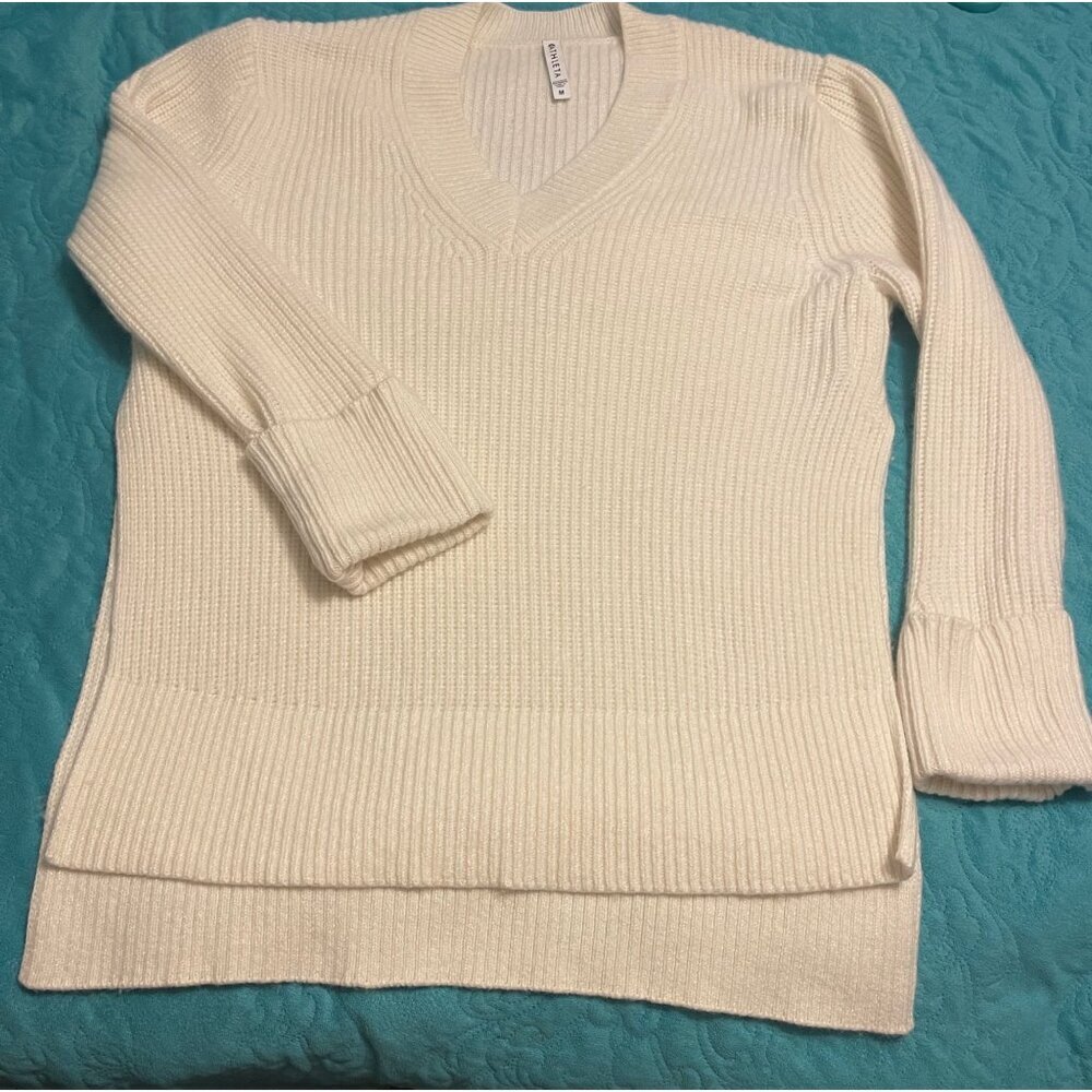 Athleta Womens Wool Blend Sweater M Cream V-Neck Ribbed Knit Long Sleeve